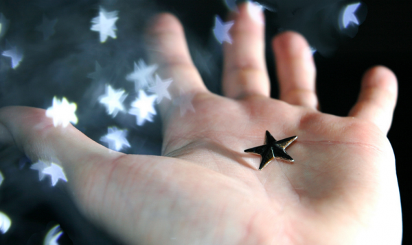 Day_713___365_-_I_m_a_dreamer__I_have_to_dream_and_reach_for_the_stars__and_if_I_miss_a_star_then_I_grab_a_handful_of_clouds___Flickr_-_Photo_Sharing_